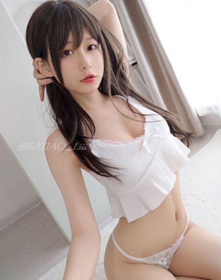 美女的胸100%露出无遮挡