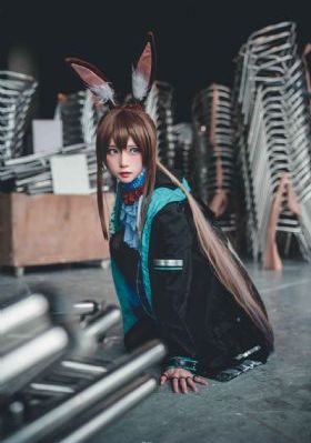 年轻的女教师完整版