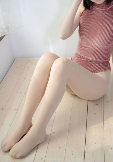 手伸进裙摆揉h兄妹文